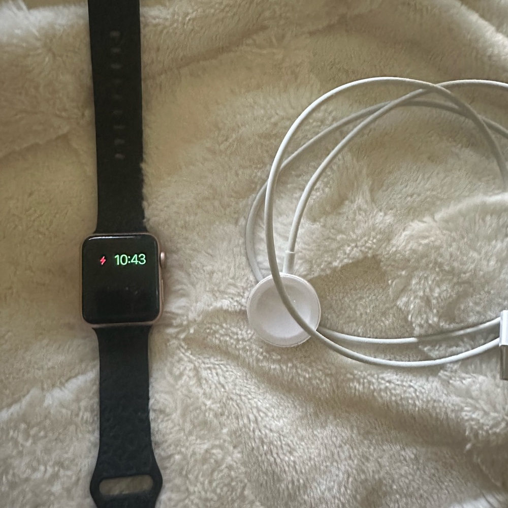 APPLE 🍎 3 WATCH UNLOCKED WITH CHARGER 38mm